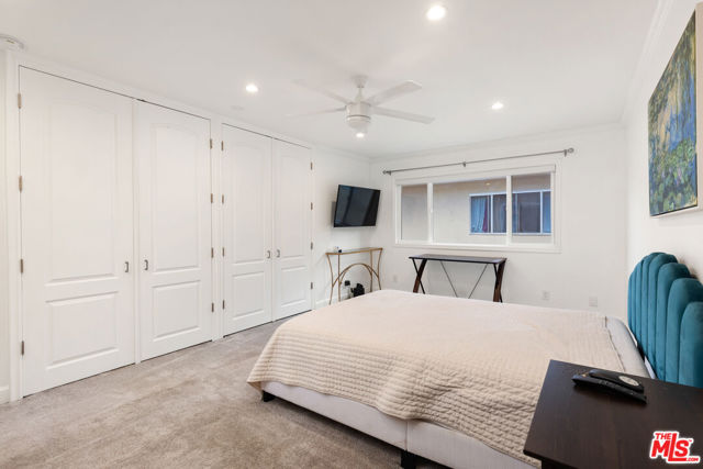 6708 Hillpark Drive, Los Angeles CA: https://media.crmls.org/mediaz/0defe454-432b-4b1c-953c-46997c1df9e4.jpg