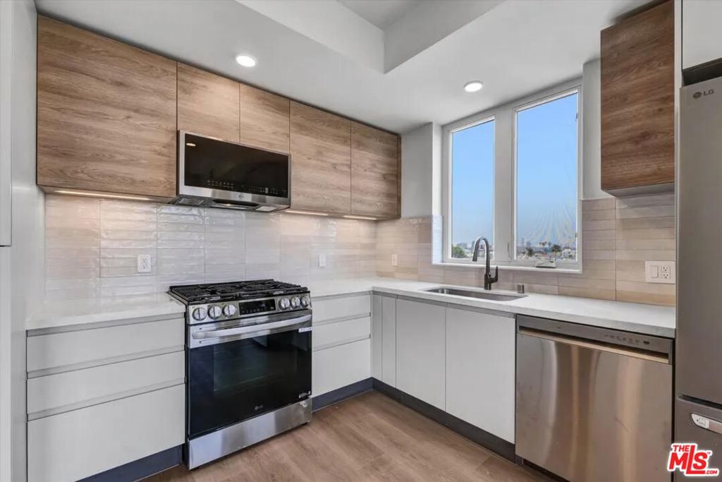 MLS #25558379 img 11