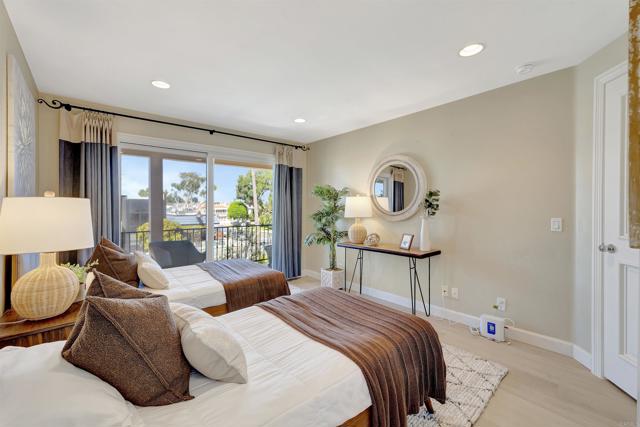 Detail Gallery Image 28 of 44 For 509 W Balboa Bld, Newport Beach,  CA 92661 - 3 Beds | 3/1 Baths