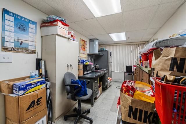 Image 23 of 52 For 1114 Howard Street