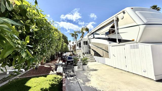 69411 Ramon Rd #517, Cathedral City CA: https://media.crmls.org/mediaz/0df1f07e-2e5d-485a-83a7-18bc727dab61.jpg