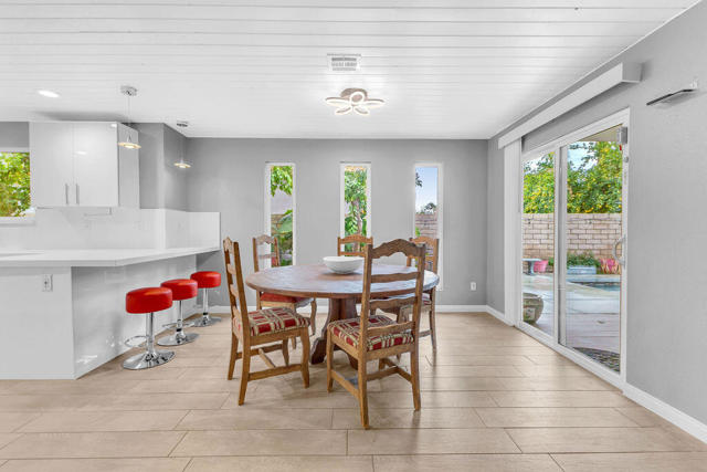 Image 10 of 47 For 40529 Meadow Lane