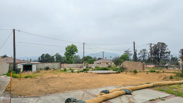 356 W Palm Street, Altadena CA: https://media.crmls.org/mediaz/0df29d1b-478b-47e0-8dbe-6679507c2d6a.jpg