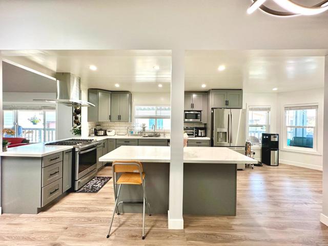 383 Chateau La Salle Drive, San Jose CA: https://media.crmls.org/mediaz/0df2b40a-78cb-407d-b8b4-2fbbf789c8cb.jpg