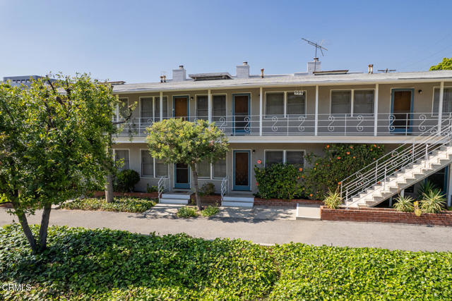 999 Cordova Street, Pasadena CA: https://media.crmls.org/mediaz/0df3047f-41f5-4bec-a1d2-1b33df71c12e.jpg