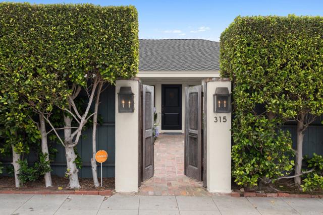 315 Mira Monte, La Jolla CA: https://media.crmls.org/mediaz/0df32d64-ca72-432a-a132-a30e82c92544.jpg