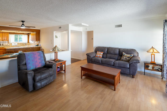 Detail Gallery Image 14 of 27 For 2326 Gloryette Ave, Simi Valley,  CA 93063 - 3 Beds | 2 Baths