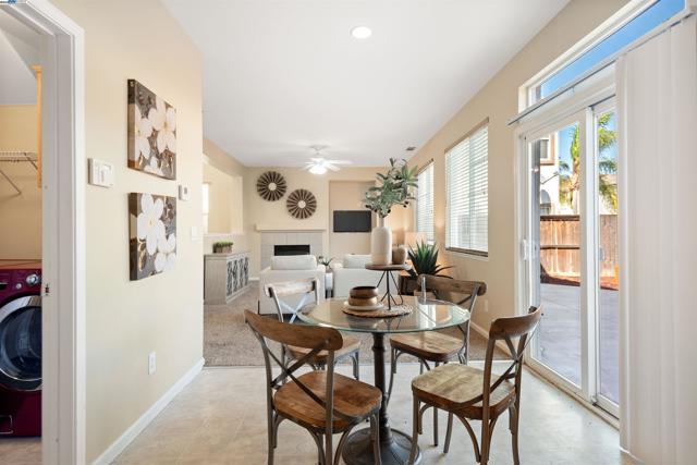 181 Maidenhair St, Pittsburg CA: https://media.crmls.org/mediaz/0df38320-6b74-46d3-988c-94664955492b.jpg