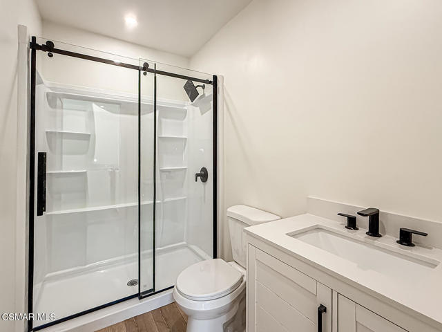 7530 Gaviota Avenue, Lake Balboa CA: https://media.crmls.org/mediaz/0df3dfaf-76a3-4e70-b468-9e6b04ba1bab.jpg