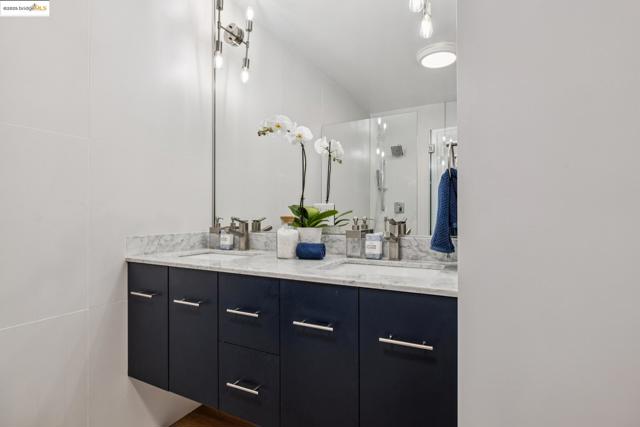 617 59th St, Oakland CA: https://media.crmls.org/mediaz/0df40654-1a15-41d0-a44a-4e8735ea104b.jpg