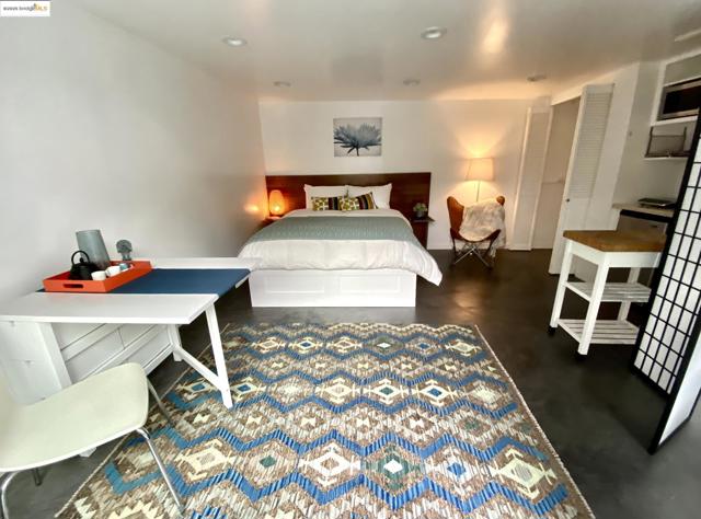 2775 E 21St St, Oakland CA: https://media.crmls.org/mediaz/0df41c20-526b-4bfa-b3c4-2c46c520c725.jpg