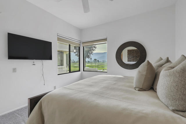 50181 Calle Maria, La Quinta CA: https://media.crmls.org/mediaz/0df422f8-777d-4bcf-bf71-2e95b078e320.jpg