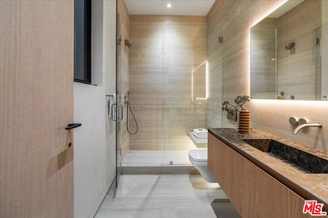 12227 Tweed Lane, Los Angeles CA: https://media.crmls.org/mediaz/0df4e7b7-3381-4814-99ee-349e9bb0cbb9.jpg