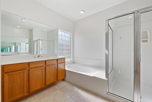 74082 Daisy Lane, Palm Desert CA: https://media.crmls.org/mediaz/0df4ecad-10b7-40b2-a7a8-70192f6a2a3e.jpg