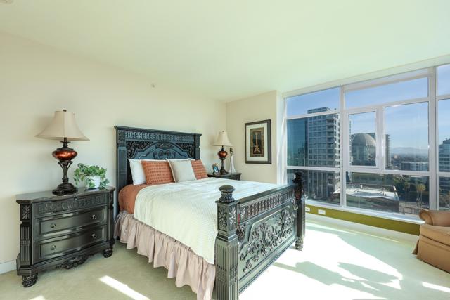 325 7Th Avenue, San Diego CA: https://media.crmls.org/mediaz/0df58ec4-7499-46b7-952e-464896a1f55a.jpg