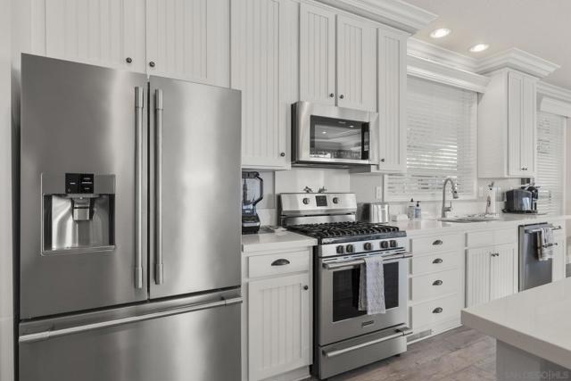 7313 Santa Barbara St, Carlsbad CA: https://media.crmls.org/mediaz/0df5bc85-e4cf-4c95-8a37-9b46451f66a0.jpg