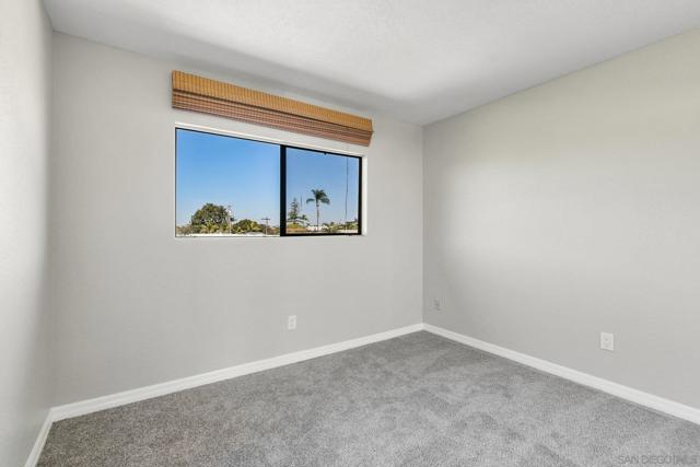 Image 21 of 36 For 835 E Ave  B