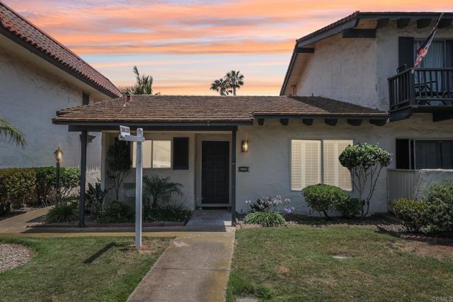4352 Loma Riviera Court, San Diego CA: https://media.crmls.org/mediaz/0df5d6bd-1cc6-4734-aa96-4e3cba4c924e.jpg