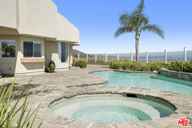 32215 Pacific Coast Highway, Malibu CA: https://media.crmls.org/mediaz/0df683c0-e607-4bdf-87bd-17d1eead0bd5.jpg