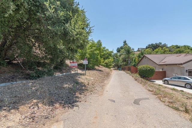 3137 E Valley Parkway, Escondido CA: https://media.crmls.org/mediaz/0df713d6-54cb-4868-afe3-cc00ad97b309.jpg