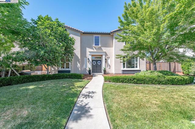 5640 Carnegie Way, Livermore CA: https://media.crmls.org/mediaz/0df7464d-2b12-470d-9300-52bf6148245c.jpg
