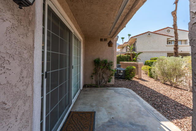 505 S Farrell Drive, Palm Springs CA: https://media.crmls.org/mediaz/0df84f07-1033-438e-b7fd-4a97967915d4.jpg