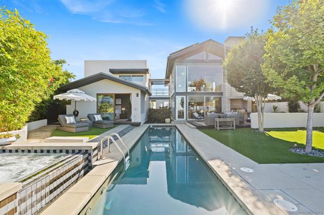 5259 Pacifica Dr, San Diego CA: https://media.crmls.org/mediaz/0df8f703-c830-45d2-b7de-36f7b2f2e078.jpg