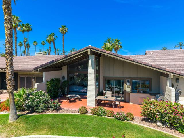 162 Lost River Drive, Palm Desert CA: https://media.crmls.org/mediaz/0dfa9f03-1997-464a-8892-2e2929cdebb3.jpg