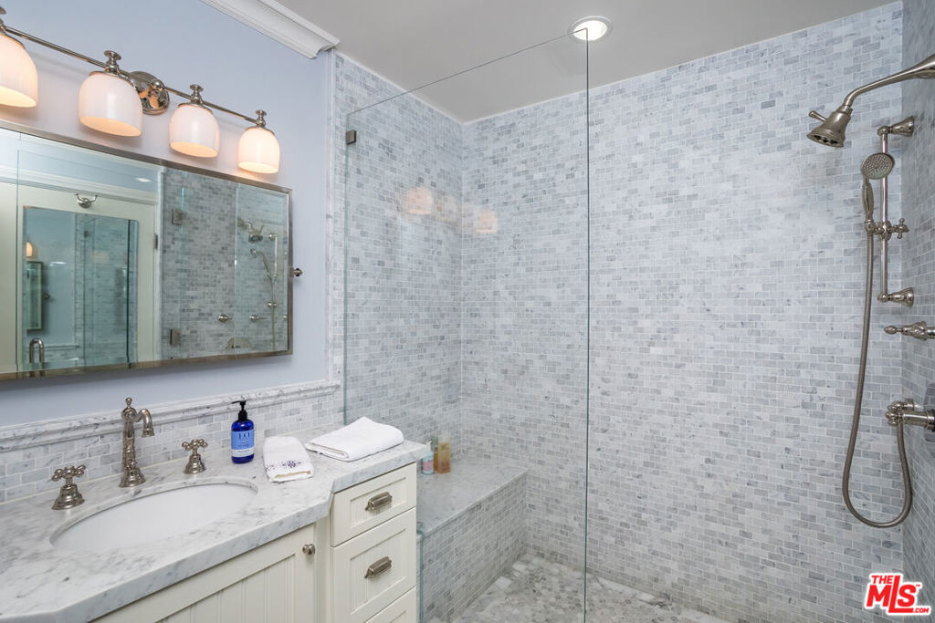 MLS #25517623 image #40