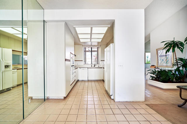 10317 Sunningdale Drive, Rancho Mirage CA: https://media.crmls.org/mediaz/0dfab62b-94e5-4c59-89ba-4008391429b4.jpg