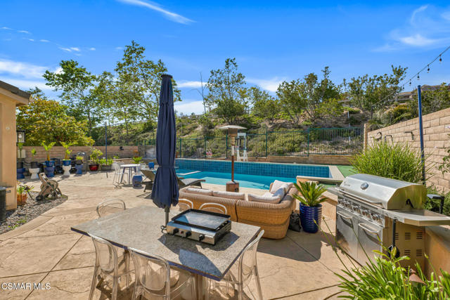 1877 Seasons Street, Simi Valley CA: https://media.crmls.org/mediaz/0dfacc43-3931-457f-bd62-929286522761.jpg