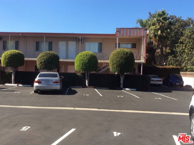 10926 Hortense Street photo 5