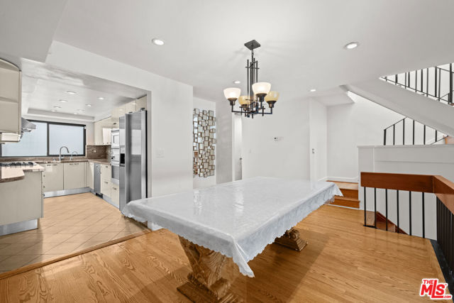 357 S El Camino Drive, Beverly Hills CA: https://media.crmls.org/mediaz/0dfc66fb-d289-4198-b247-9886f9d1104f.jpg