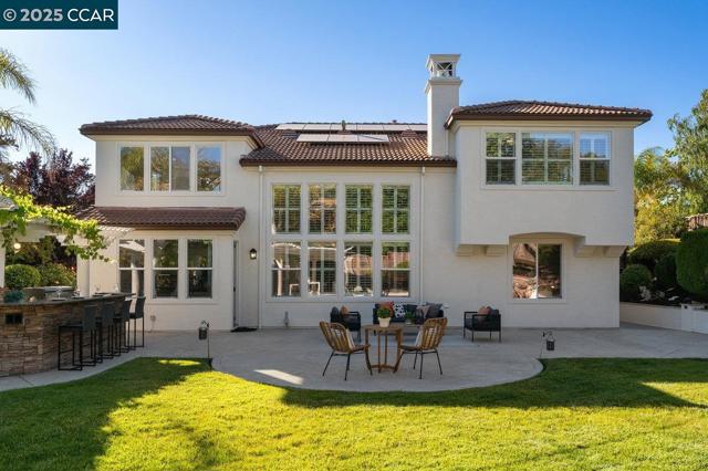 9662 Velvet Leaf Cir, San Ramon CA: https://media.crmls.org/mediaz/0dfd1ebc-55ac-4069-85e4-2faffa59a283.jpg