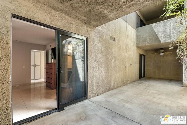 476 Bradshaw Lane, Palm Springs CA: https://media.crmls.org/mediaz/0dfd4d76-5657-4883-be99-69d8588608d0.jpg