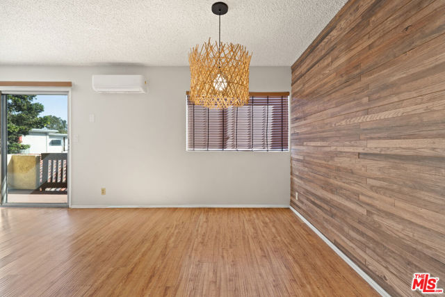 5950 Buckingham, Culver City CA: https://media.crmls.org/mediaz/0dfd6245-dd51-4a48-a2d8-2c5c36c6f845.jpg