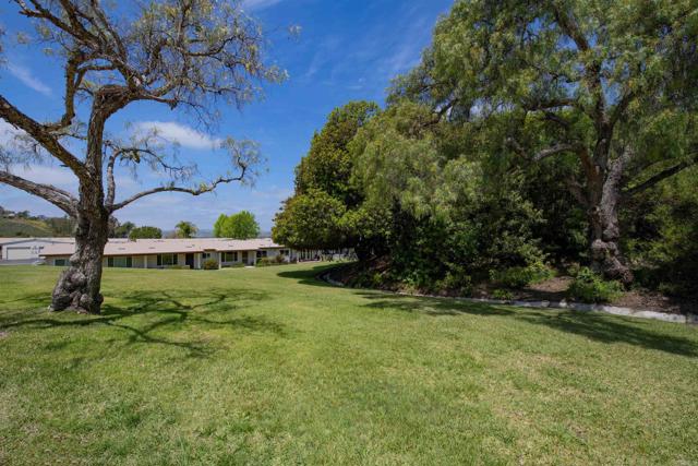 4402 Shearwater Way, Oceanside CA: https://media.crmls.org/mediaz/0dfe3650-0ace-444c-b376-f885eec80998.jpg