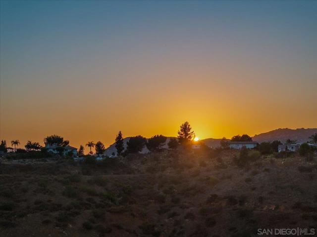 26036 38 Kaywood Terrace, Escondido CA: https://media.crmls.org/mediaz/0dff73f2-6d78-410f-a812-80628745e3f5.jpg