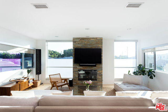 1712 Abbot Kinney Boulevard, 1/2 photo 6