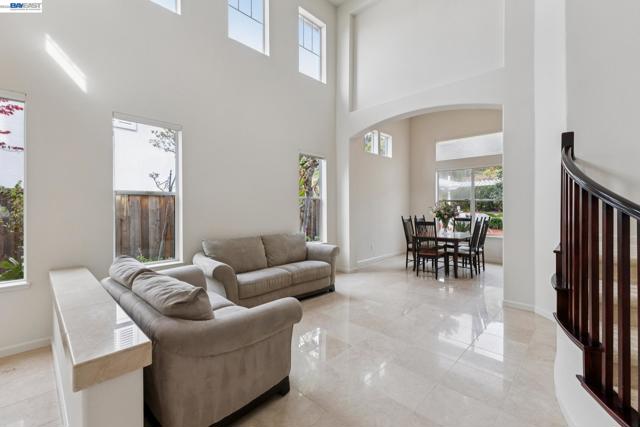 Image 4 of 51 For 25318 Buckeye Dr