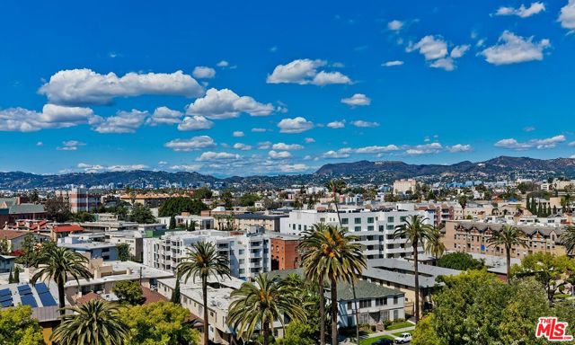 421 S La Fayette Park Place, Los Angeles CA: https://media.crmls.org/mediaz/0e00253a-5a46-44fd-94d0-0099ef8654de.jpg