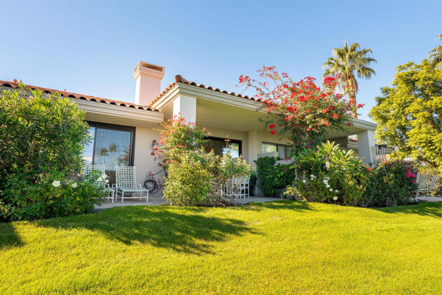 54396 Shoal Creek, La Quinta CA: https://media.crmls.org/mediaz/0e003d55-d70e-4b1e-950a-b266485e946a.jpg