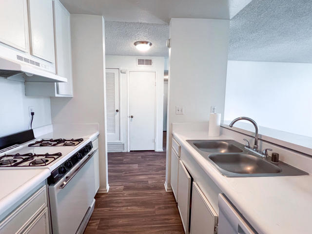 109 - 1400 E Palm Canyon-8