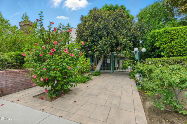 Detail Gallery Image 43 of 49 For 18731 Hatteras St #35,  Tarzana,  CA 91356 - 3 Beds | 2/1 Baths