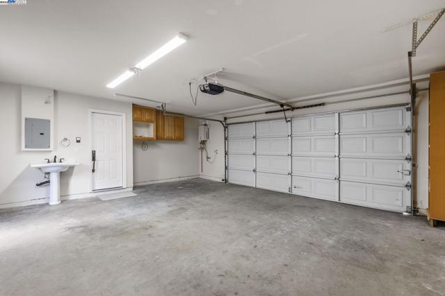 143 Shelterwood Ln, Danville CA: https://media.crmls.org/mediaz/0e006b0b-0e4a-4e96-b71e-5f5eea26b9af.jpg