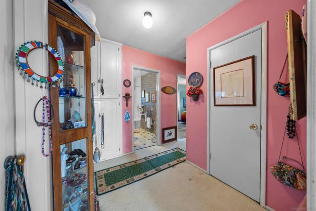 8706 Delta St, La Mesa CA: https://media.crmls.org/mediaz/0e00f685-bb85-4b98-b2cb-5c50bef950ed.jpg