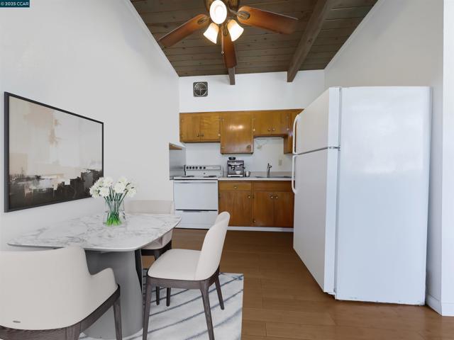 891 Bell Street, Lafayette CA: https://media.crmls.org/mediaz/0e0110d4-ac4c-453f-bc96-e6d07b9b03e0.jpg