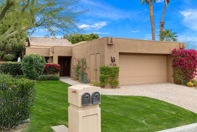 73256 Foxtail Lane, Palm Desert CA: https://media.crmls.org/mediaz/0e015b24-e98f-4229-81b9-3b9284ca7d64.jpg