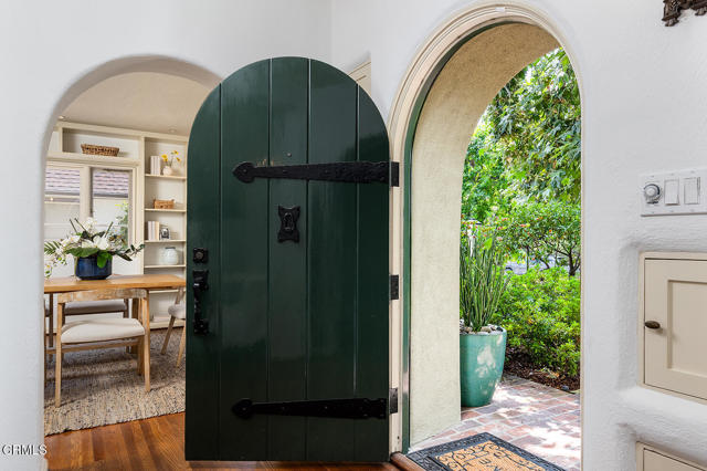314 Arroyo Drive, South Pasadena CA: https://media.crmls.org/mediaz/0e019104-33a4-4afe-bbe6-74d804d1e4fe.jpg