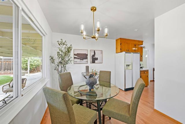 Image 18 of 41 For 5169 Lawler Ave